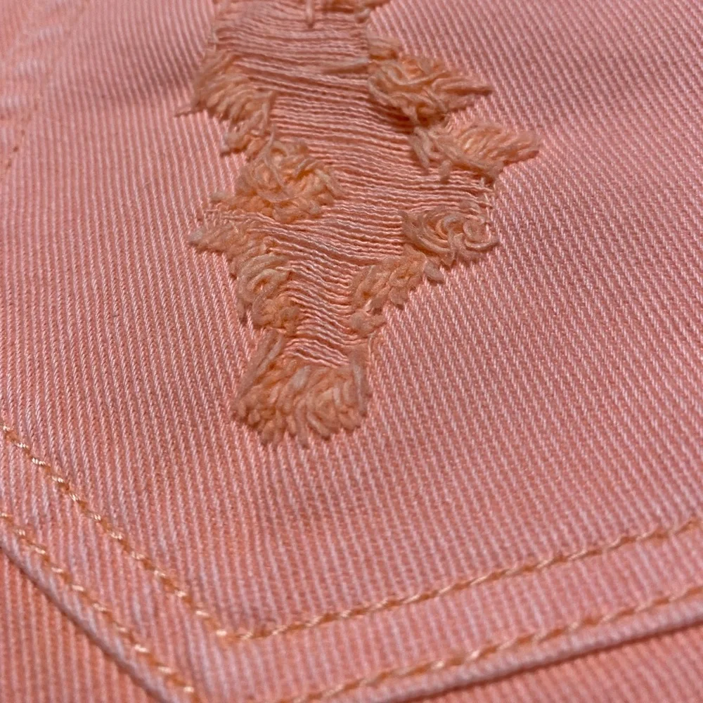 Forever 21 Jean Shorts Women’s 27 Peach Denim Distressed High Rise Button Fly